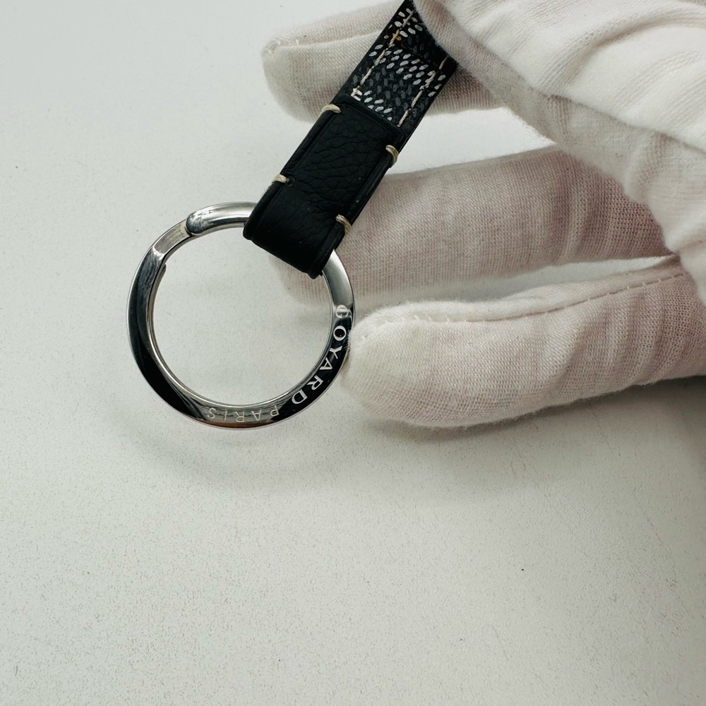 Goyard Sesame Key Ring Gray White - Picture 4 of 9